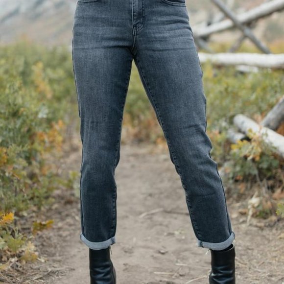 Fall Days Girlfriend Jeans - Picture 3 of 4